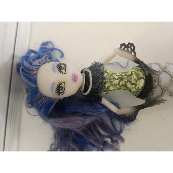 Monster High Freaky Fusion Hybrids Sirena Von Boo - Picture 4 of 4